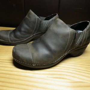 Patagonia Clogs Slip-On Size 7 in Brown/Taupe w Elastic Gores at Sides Booties